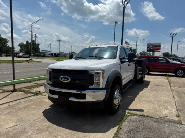 White 2019 Ford Super Duty F-450 DRW XL for sale in Wichita, KS