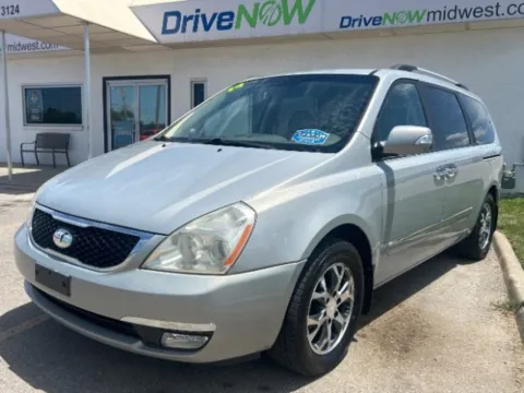 Silver 2014 Kia Sedona EX for sale in Wichita, KS