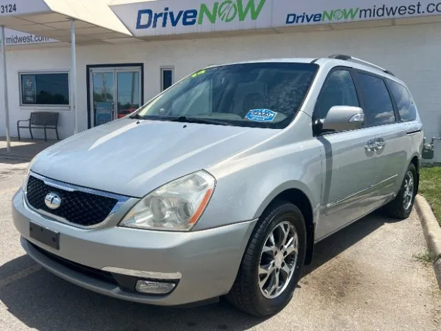 Silver 2014 Kia Sedona EX for sale in Wichita, KS