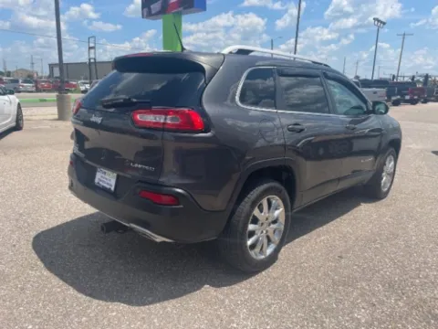More photos of 2015 Jeep Cherokee Limited at Drive Now Wichita, KS