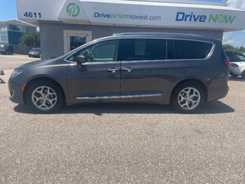 Photos of 2018 Chrysler Pacifica Touring L for sale in Wichita, KS at Drive Now Wichita
