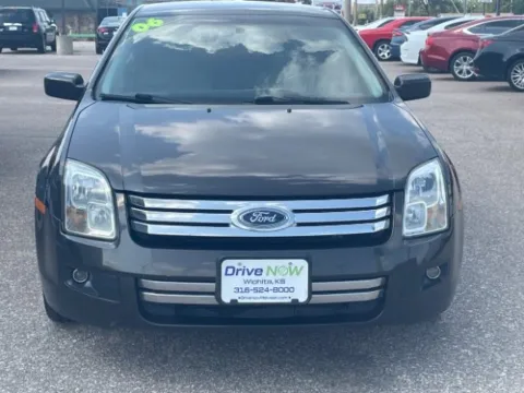 More photos of 2006 Ford Fusion SE at Drive Now Wichita, KS