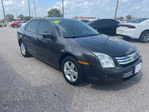 More photos of 2006 Ford Fusion SE at Drive Now Wichita, KS