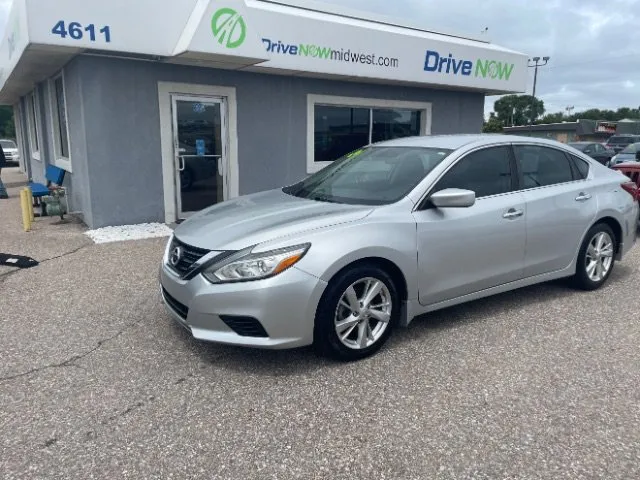 Silver 2018 Nissan Altima 2.5 S for sale in Wichita, KS