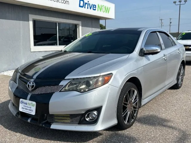Silver 2012 Toyota Camry SE for sale in Wichita, KS
