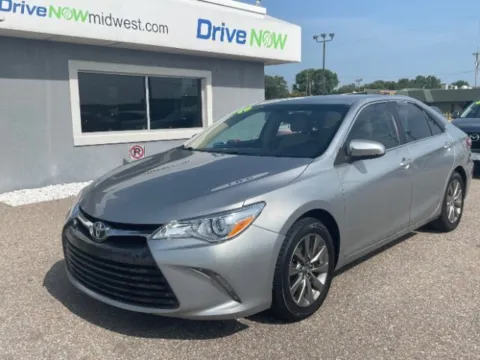 Silver 2015 Toyota Camry XLE for sale in Wichita, KS