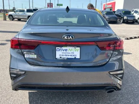 More photos of 2019 Kia Forte LXS at Drive Now Wichita, KS