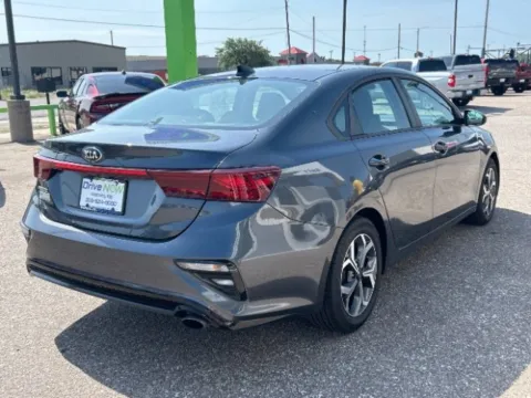 More photos of 2019 Kia Forte LXS at Drive Now Wichita, KS