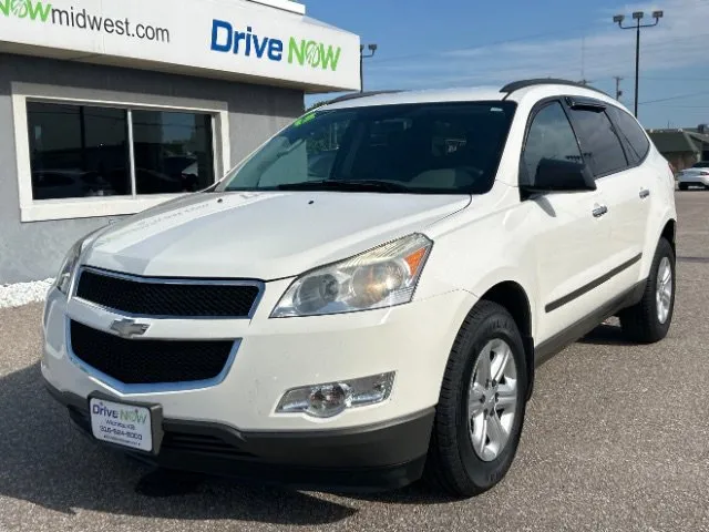 White 2012 Chevrolet Traverse LS for sale in Wichita, KS