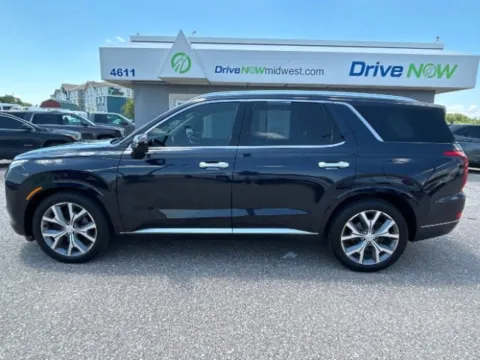 Photos of 2021 Hyundai Palisade Limited for sale in Wichita, KS at Drive Now Wichita