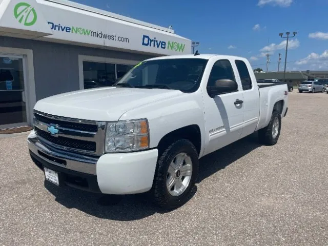 White 2010 Chevrolet Silverado 1500 LT for sale in Wichita, KS