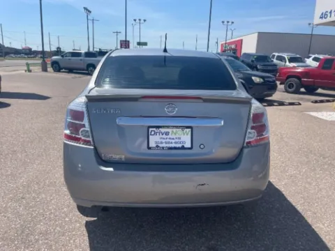 More photos of 2011 Nissan Sentra 2.0 at Drive Now Wichita, KS