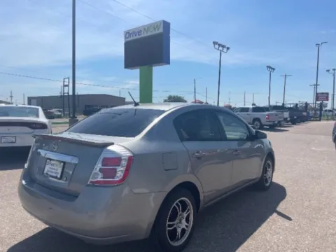More photos of 2011 Nissan Sentra 2.0 at Drive Now Wichita, KS