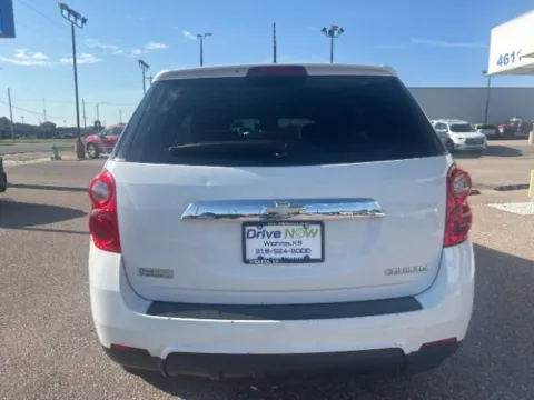 More photos of 2015 Chevrolet Equinox LS at Drive Now Wichita, KS