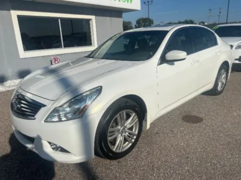 White 2013 INFINITI G37 Sedan x for sale in Wichita, KS