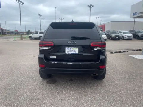 More photos of 2015 Jeep Grand Cherokee Limited at Drive Now Wichita, KS