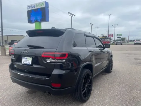 More photos of 2015 Jeep Grand Cherokee Limited at Drive Now Wichita, KS