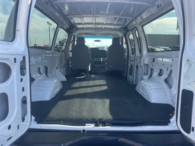 Ford Econoline photo 9