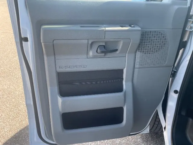 Ford Econoline photo 13