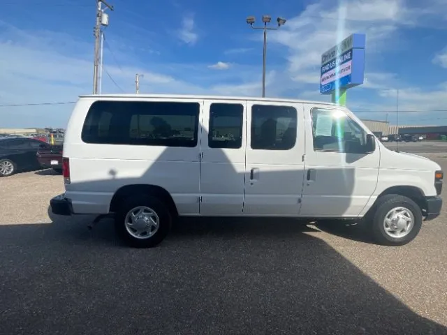 Ford Econoline photo 6