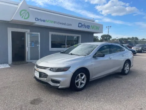 Silver 2017 Chevrolet Malibu LS for sale in Wichita, KS