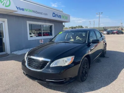 Black 2013 Chrysler 200 LX for sale in Wichita, KS