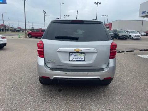 More photos of 2017 Chevrolet Equinox LT at Drive Now Wichita, KS