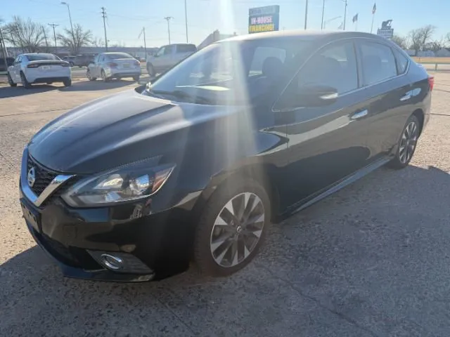 2016 Nissan Sentra SR's photo