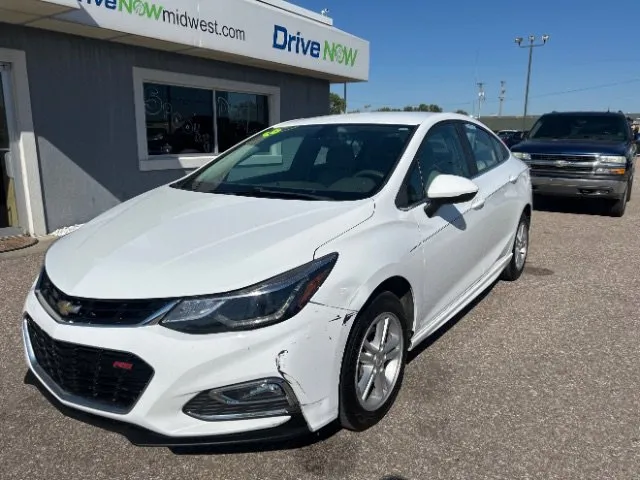 White 2016 Chevrolet Cruze LT for sale in Wichita, KS