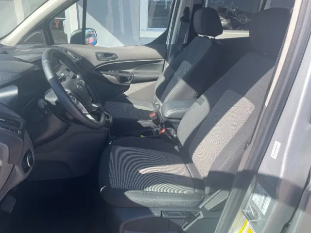 Ford Transit Connect photo 11