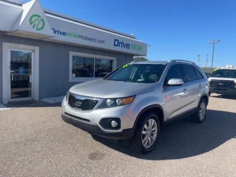Silver 2011 Kia Sorento LX for sale in Wichita, KS