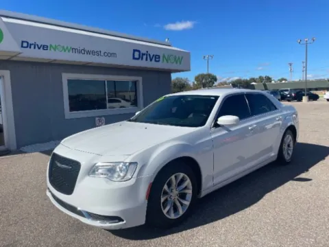 White 2016 Chrysler 300 Limited for sale in Wichita, KS