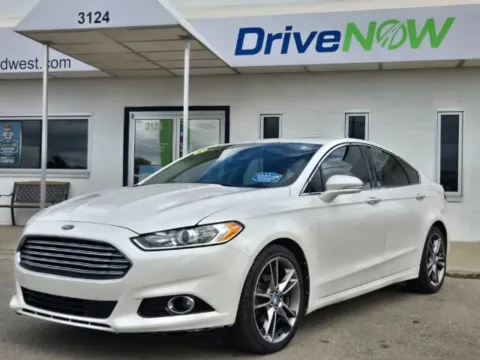 White 2013 Ford Fusion Titanium for sale in Wichita, KS