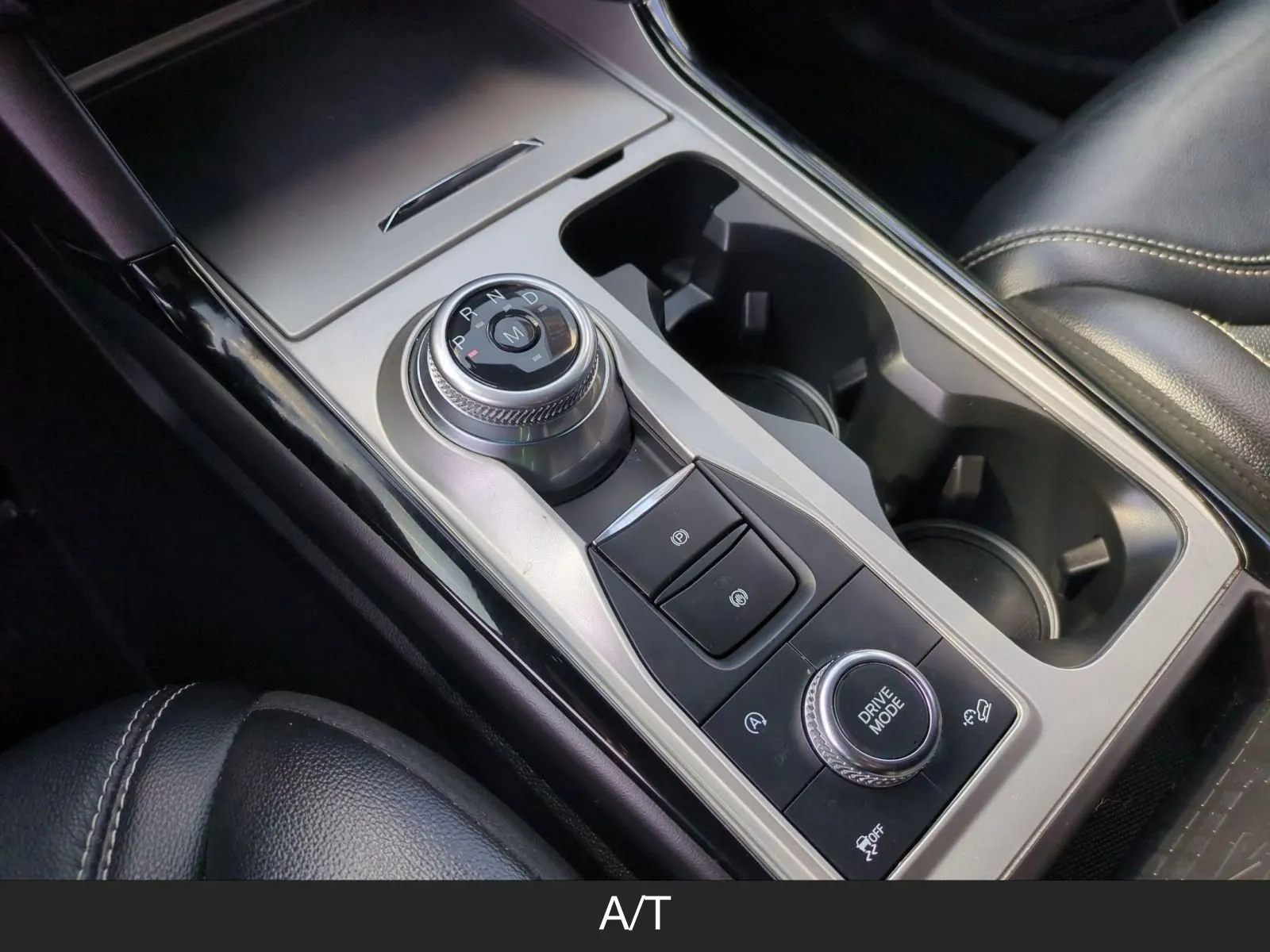 2022 Ford Explorer ST - Photo 16