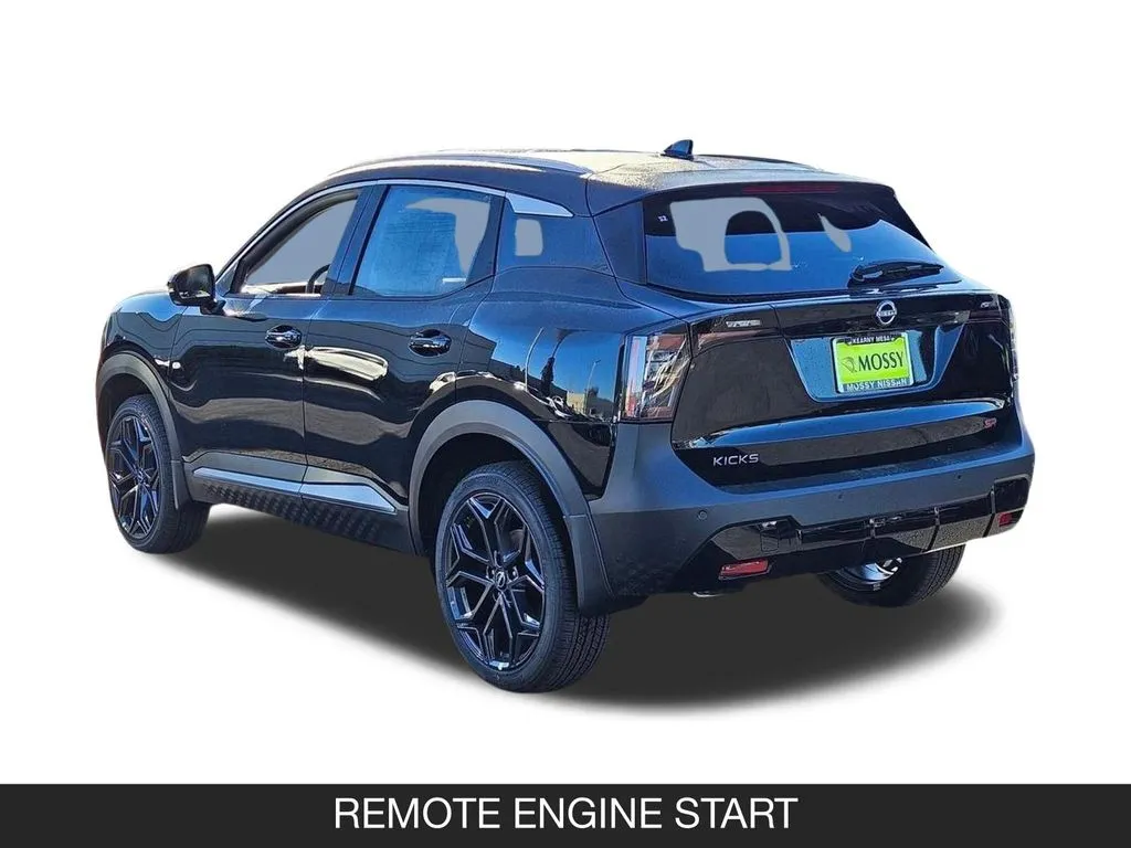 2026 Nissan KICKS SR - Photo 8