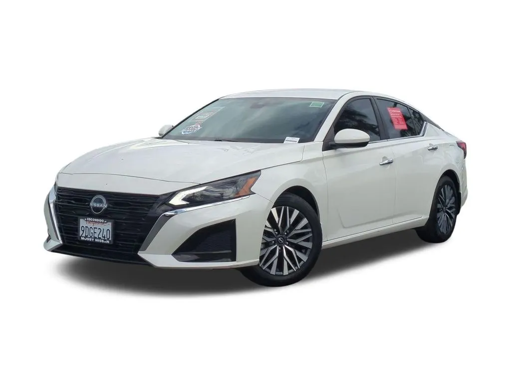White 2023 Nissan Altima 2.5 SV for sale in Escondido, CA
