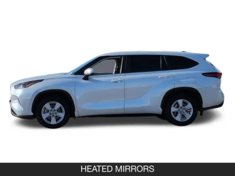 More photos of 2023 Toyota Highlander LE at Mossy Nissan Kearny Mesa, CA