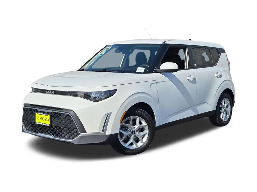 White 2024 Kia Soul LX for sale in National City, CA