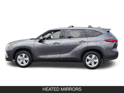 More photos of 2021 Toyota Highlander L at Mossy Nissan National City, CA