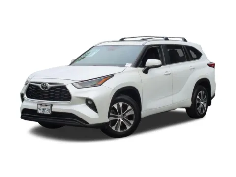 Unknown 2023 Toyota Highlander XLE for sale in Poway, CA