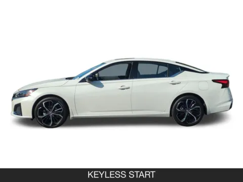 More photos of 2023 Nissan Altima 2.5 SR at Mossy Nissan Poway, CA