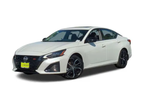 White 2023 Nissan Altima 2.5 SR for sale in Poway, CA