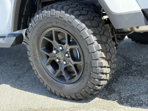More photos of 2025 Jeep Gladiator Texas Trail at Bonham Chrysler, TX
