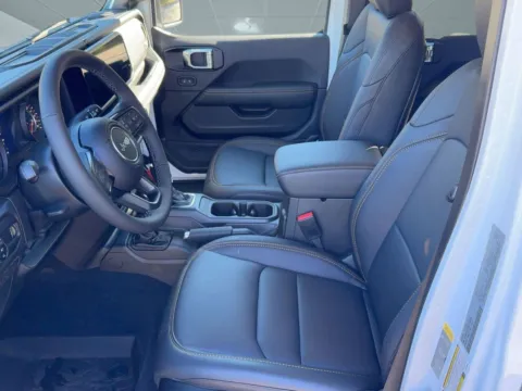 More photos of 2025 Jeep Gladiator Texas Trail at Bonham Chrysler, TX