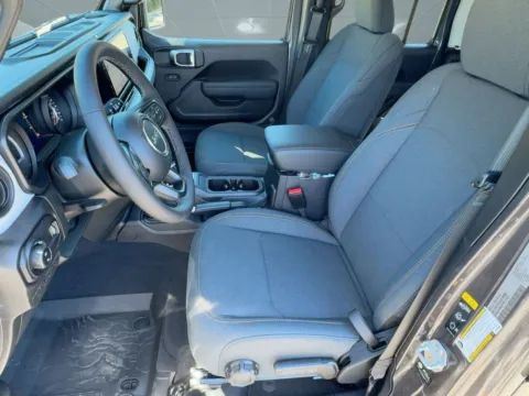 More photos of 2025 Jeep Gladiator Sport S at Bonham Chrysler, TX