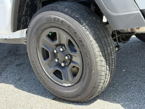 More photos of 2026 Jeep Gladiator Sport at Bonham Chrysler, TX