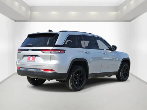 More photos of 2022 Jeep Grand Cherokee Limited at Bonham Chrysler, TX