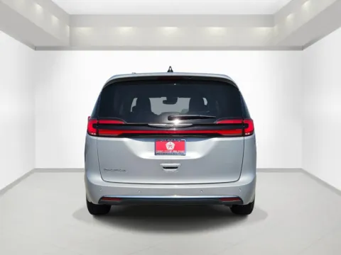 More photos of 2023 Chrysler Pacifica Touring L at Bonham Chrysler, TX