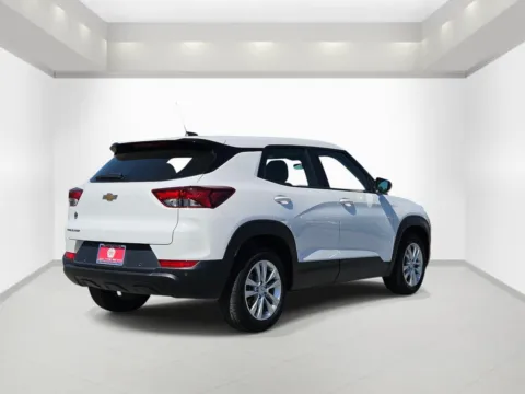 More photos of 2022 Chevrolet Trailblazer LS at Bonham Chrysler, TX