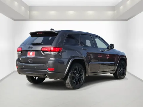 More photos of 2019 Jeep Grand Cherokee Altitude at Bonham Chrysler, TX